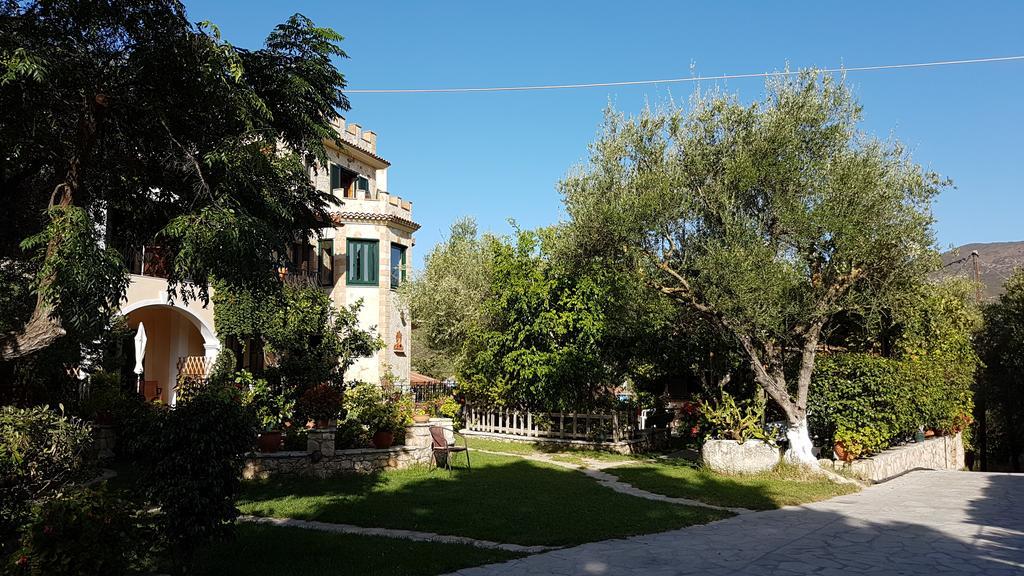 Castello Bellos Studios Keri Exterior photo