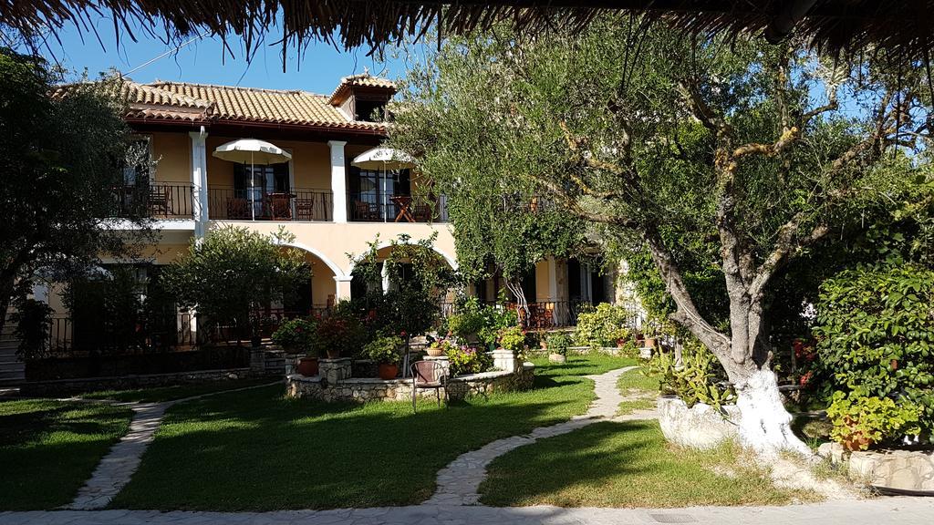 Castello Bellos Studios Keri Exterior photo
