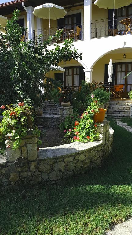 Castello Bellos Studios Keri Exterior photo