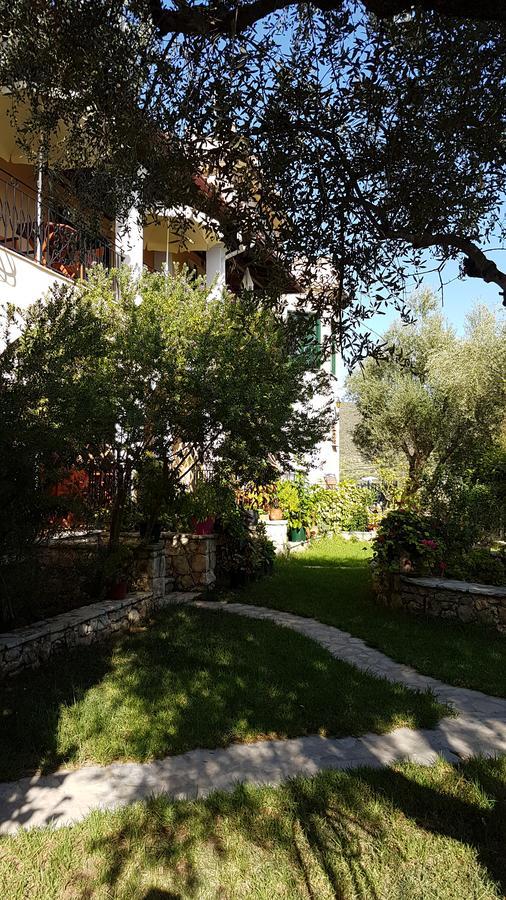 Castello Bellos Studios Keri Exterior photo