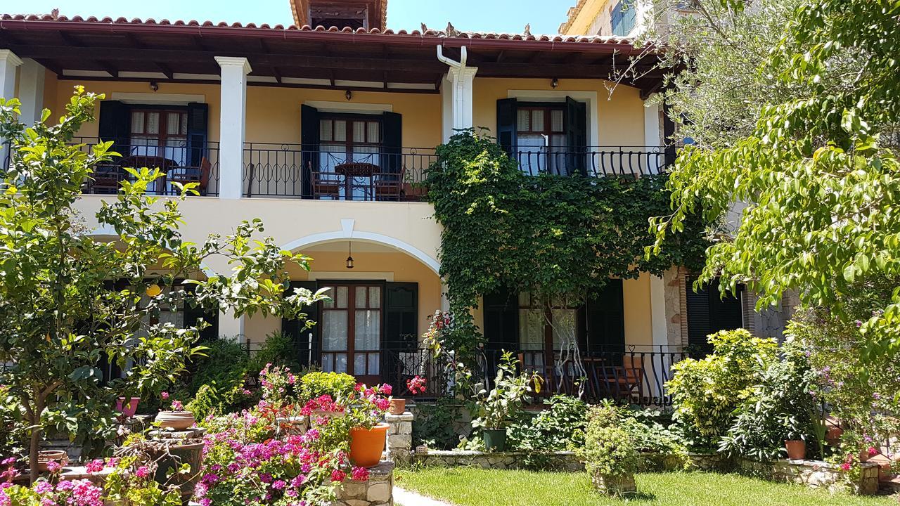 Castello Bellos Studios Keri Exterior photo
